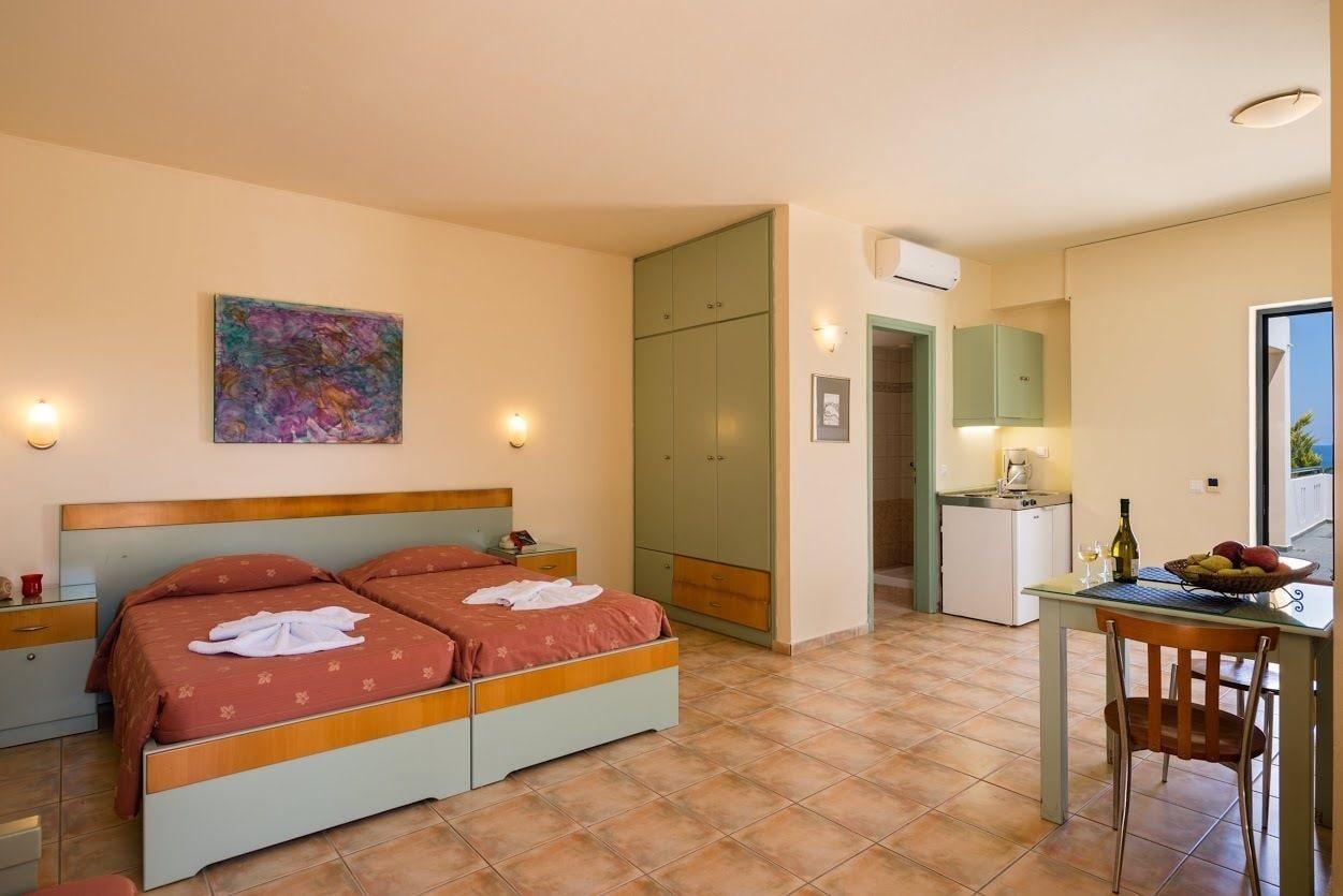 Nireas Apartahotel 3*