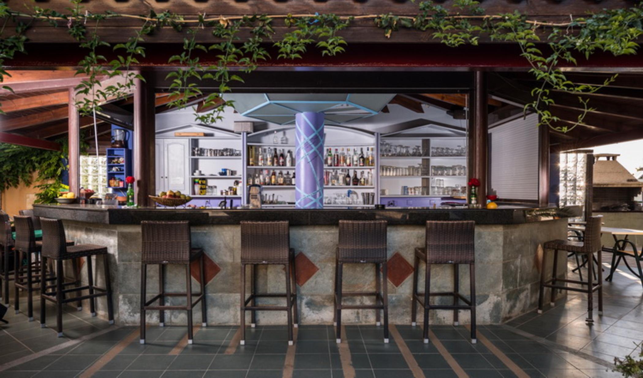 Nireas Apartahotel