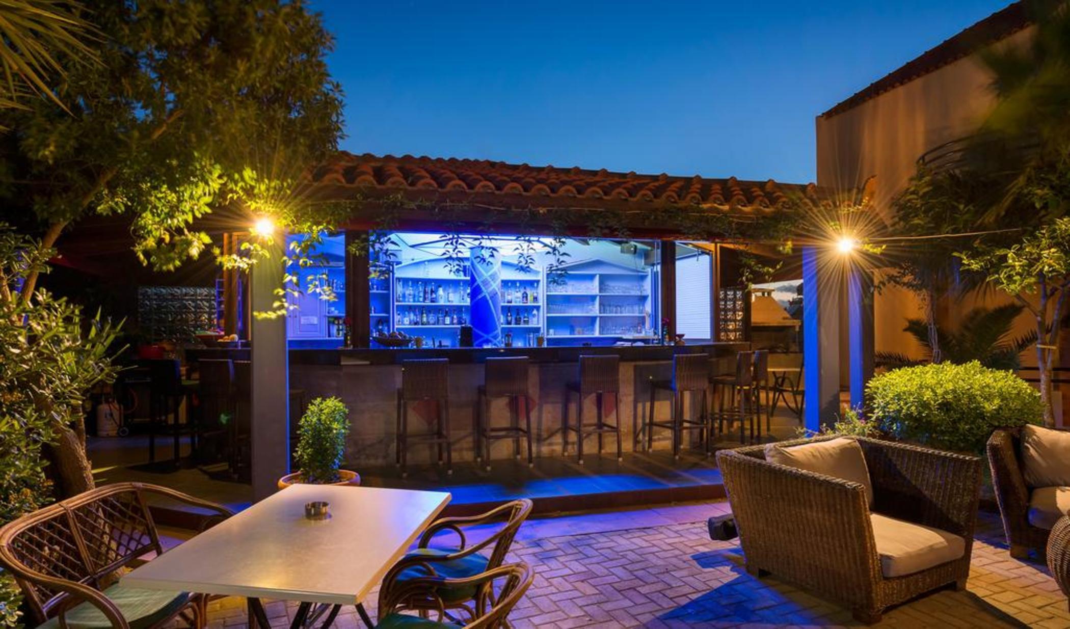Nireas Apartahotel
