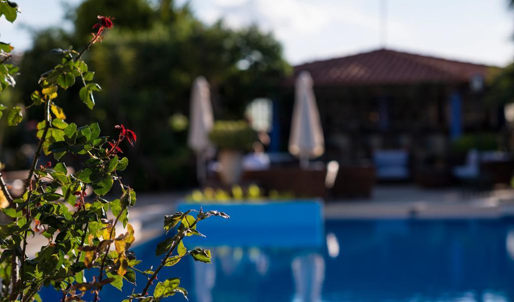 Nireas Apartahotel 3*