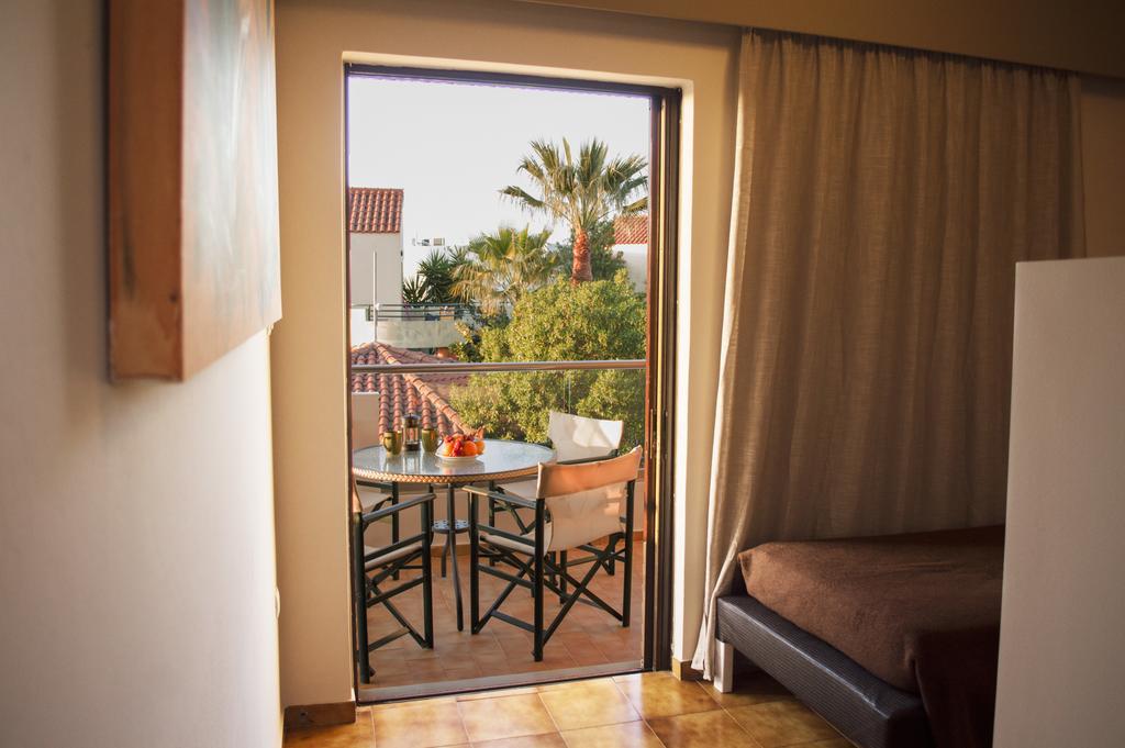 Apartahotel Nireas 3*